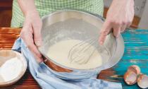 Рецепт приготовления тонких ажурных блинов на молоке (с фото)